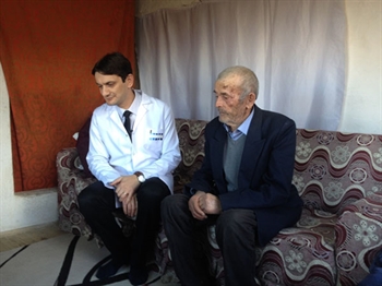 Madenci Babasına İşitme Cihazı