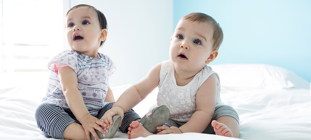 8 aya giren bebek neler yapar? 8 aylık bebek neler yiyebilir?