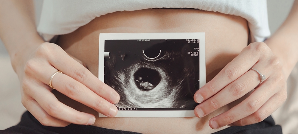 8 haftalık hamilelik: Bebek ne kadardır? Anne karnında nerede durur?