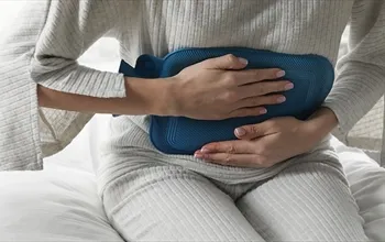 Adet sancısını en hızlı ne geçirir? Adet sancısına iyi gelen bitkisel çözümler…