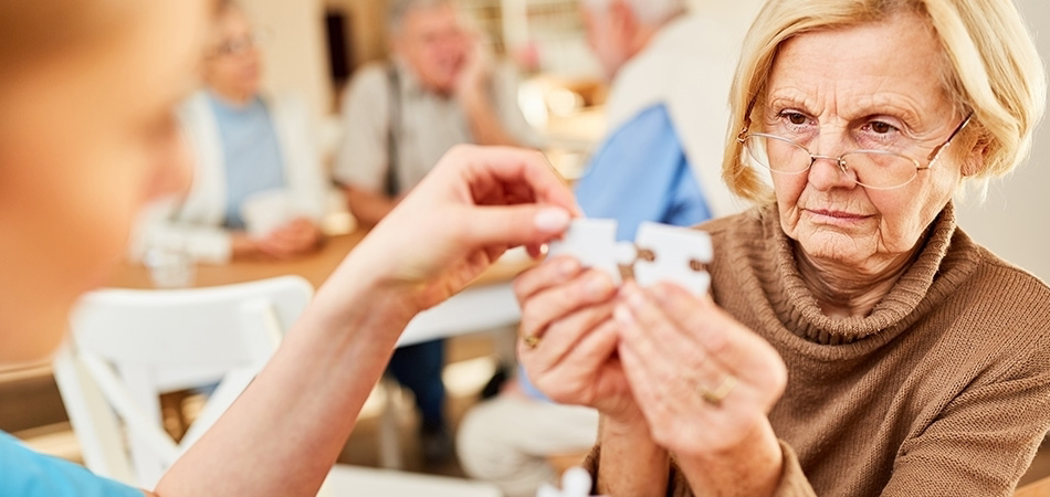 Alzheimer başlangıcı belirtileri nelerdir, nasıl tanınır?