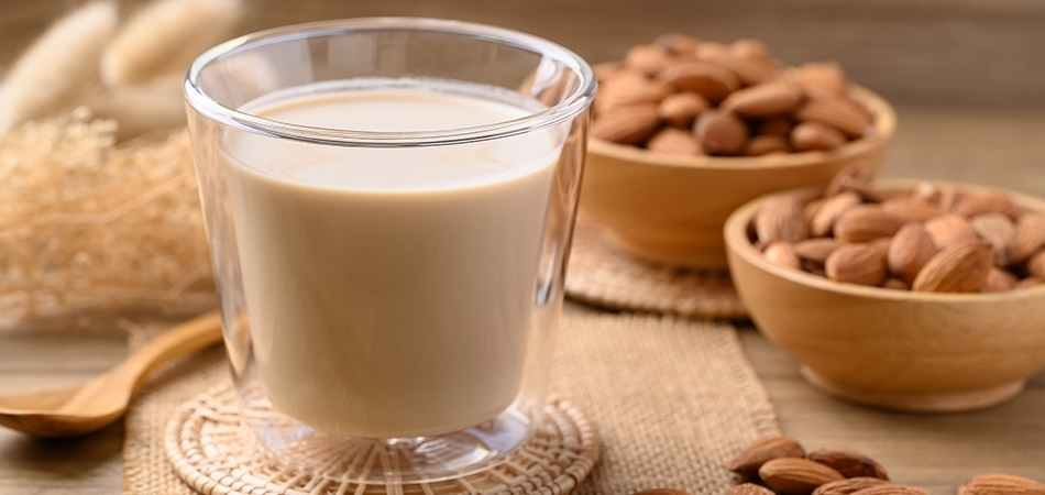 Badem sütü ne işe yarar? Badem sütü kaç kalori?