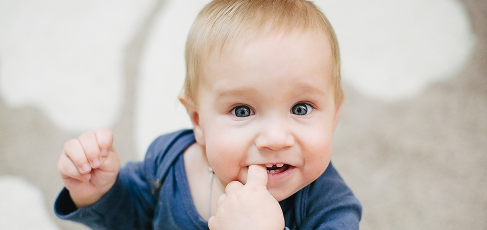 Bebeklerde diş çıkarma belirtileri neler? Diş çıkaran bebeğe ne iyi gelir?