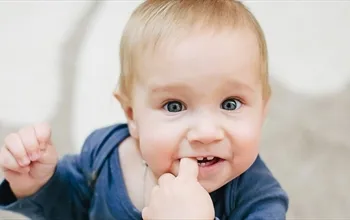 Bebeklerde diş çıkarma belirtileri neler? Diş çıkaran bebeğe ne iyi gelir?
