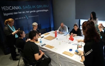 Bursa'da Kanseri Yenme Umutlarını Sanatla Şekillendiriyorlar