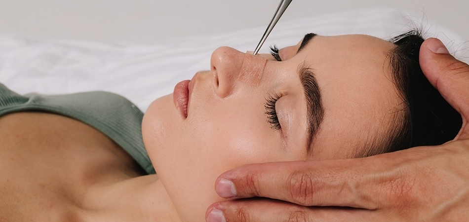 Burun estetiği olan biri kaç günde iyileşir? Burun estetiği ne zaman oturur?