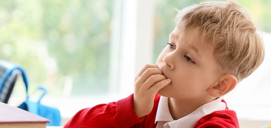 Tırnak yiyen çocuğa ne yapılmalı? Tırnak yeme neyin belirtisi olabilir?