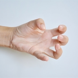 Distoni (Kasılma Bozuklukları) Nedir?
