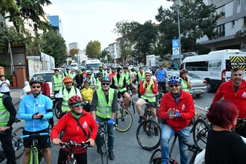 KADIKÖYLÜLER,DİYABETE KARŞI PEDAL ÇEVİR” ETKİNLİĞİNDE BULUŞTU