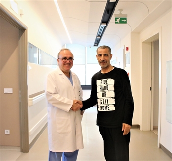 Doktoruyla konuşarak beyin pili ameliyatı oldu