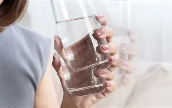 Esansiyel tremor: Nedenleri, belirtileri ve tedavi yaklaşımları