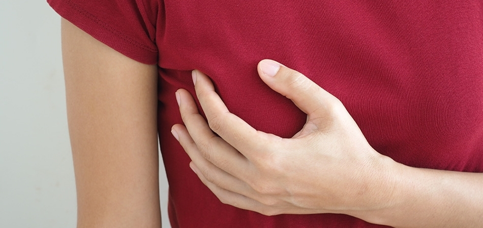 Göğüs ucu ağrısı neden olur? Göğüs ucu ağrısına ne iyi gelir?