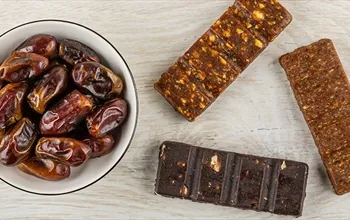 Hurmalı protein bar nasıl yapılır? Hurmalı protein bar tarifi...