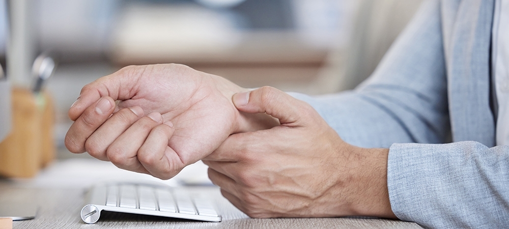 Karpal tünel sendromu nedir? Karpal tünel belirtileri nelerdir?