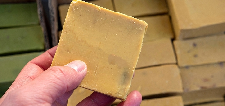 Kükürtlü sabunun saça faydaları neler? Kükürtlü sabunun cilde faydaları neler?