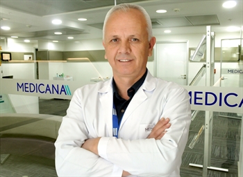 Karda Yürürken Eller Cepte Olmamalı