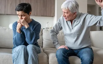 Narsistik örselenme nedir: Kapsamlı klinik rehber