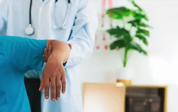 Omuz kireçlenmesinin belirtileri nelerdir? Omuz kireçlenmesine ne iyi gelir?