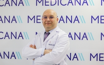 Uzmanı uyardı: “Gebeliğin ilk 3 ayında Covid 19 aşısı tercih edilmemelidir”