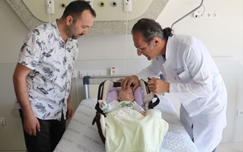 Prematüre bebeğe beyin ameliyatı Prematüre bebeğe beyin ameliyatı