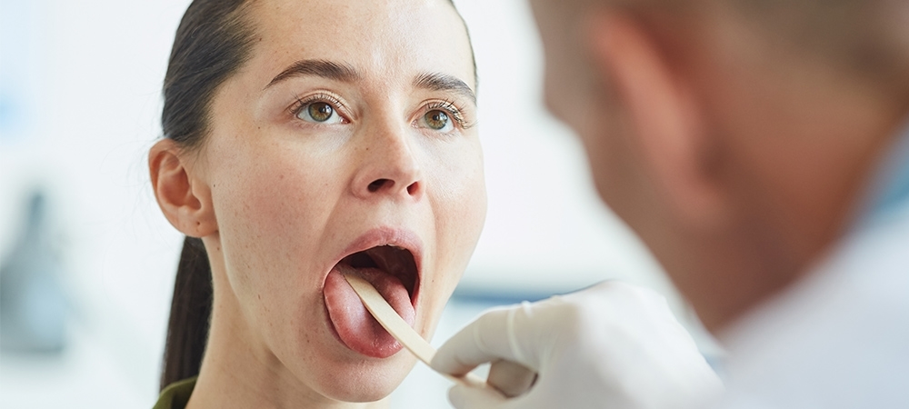 Salya akması nasıl geçer? Yetişkinlerde ve çocuklarda salya akmasının sebebi nedir?