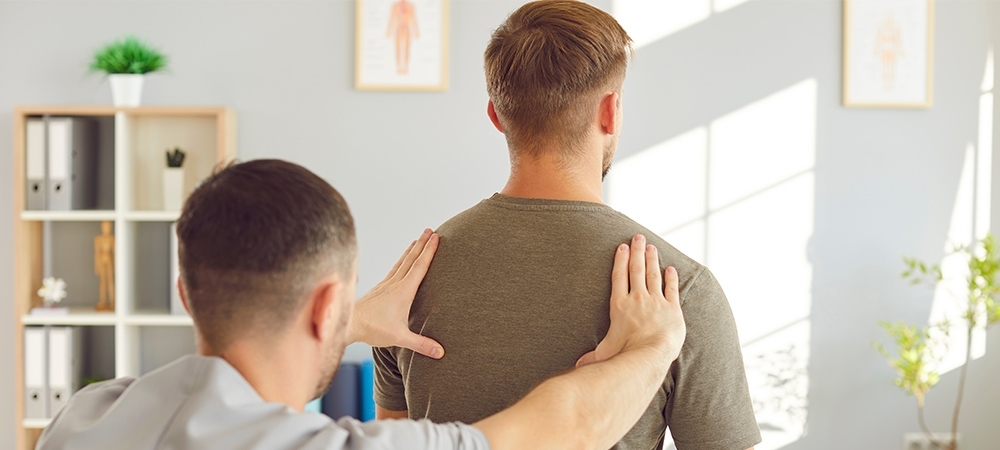 Skolyoz nedir? Skolyoz varsa ne yapmalı?