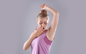 Aşırı Terleme Sosyal Hayatı Ciddi Şekilde Etkiliyor