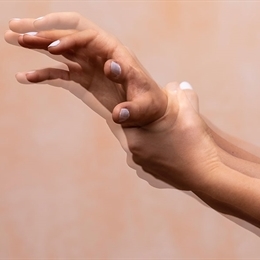 Tremor (Titreme, Esansiyel Tremor) Nedir?