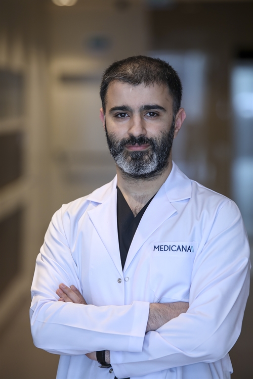 Doç. Dr. Umut Öğüşlü
