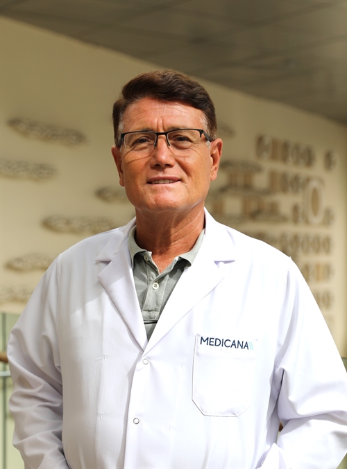 Uzm. Dr. Tahsin Akbaş
