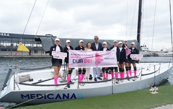 Kadın Sporcular Meme Kanseri Farkındalığı için Yelken Açtı