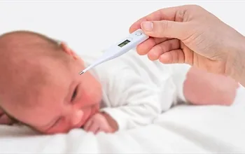 Bebeklerde ateş kaç olmalı? Yenidoğan bebeklerde ateş nasıl düşürülür?