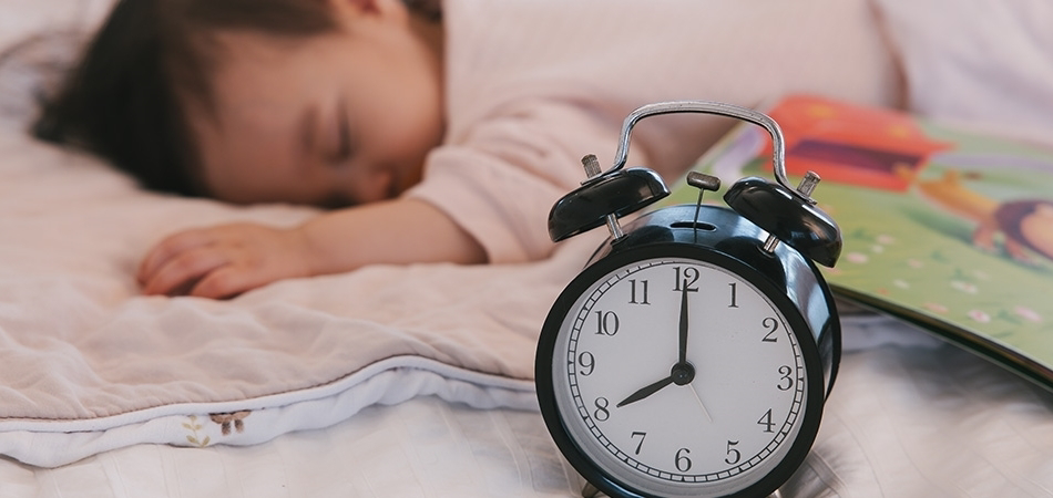 Yenidoğan bebeklerin uyku süreleri nasıl olmalı? Yenidoğanda uyku düzeni nasıl oluşturulmalı?