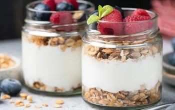 Yoğurtlu yulaf parfe nasıl yapılır? Yoğurtlu yulaf parfe tarifi…