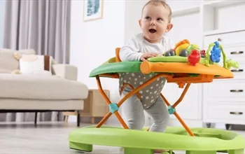 Bebeklerde ilk adımlar ne zaman atılır? Bebek yürümeye nasıl teşvik edilir?