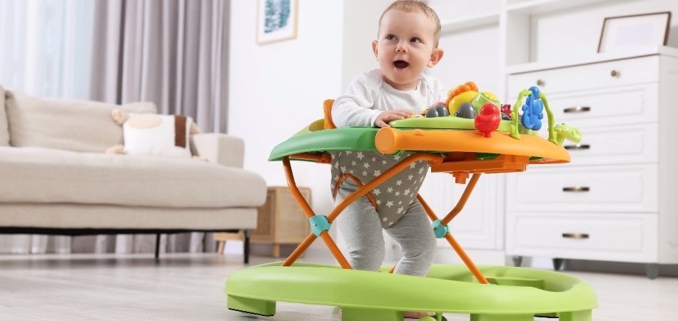 Bebeklerde ilk adımlar ne zaman atılır? Bebek yürümeye nasıl teşvik edilir?